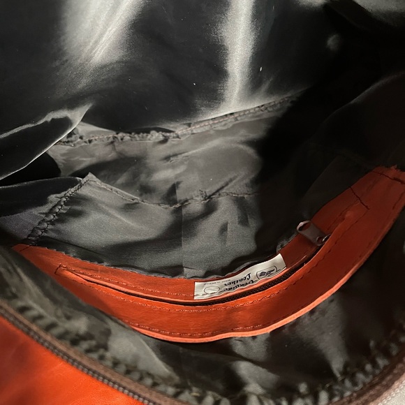 Made in Mexico large ,genuine leather crossbody bag - Picture 15 of 15